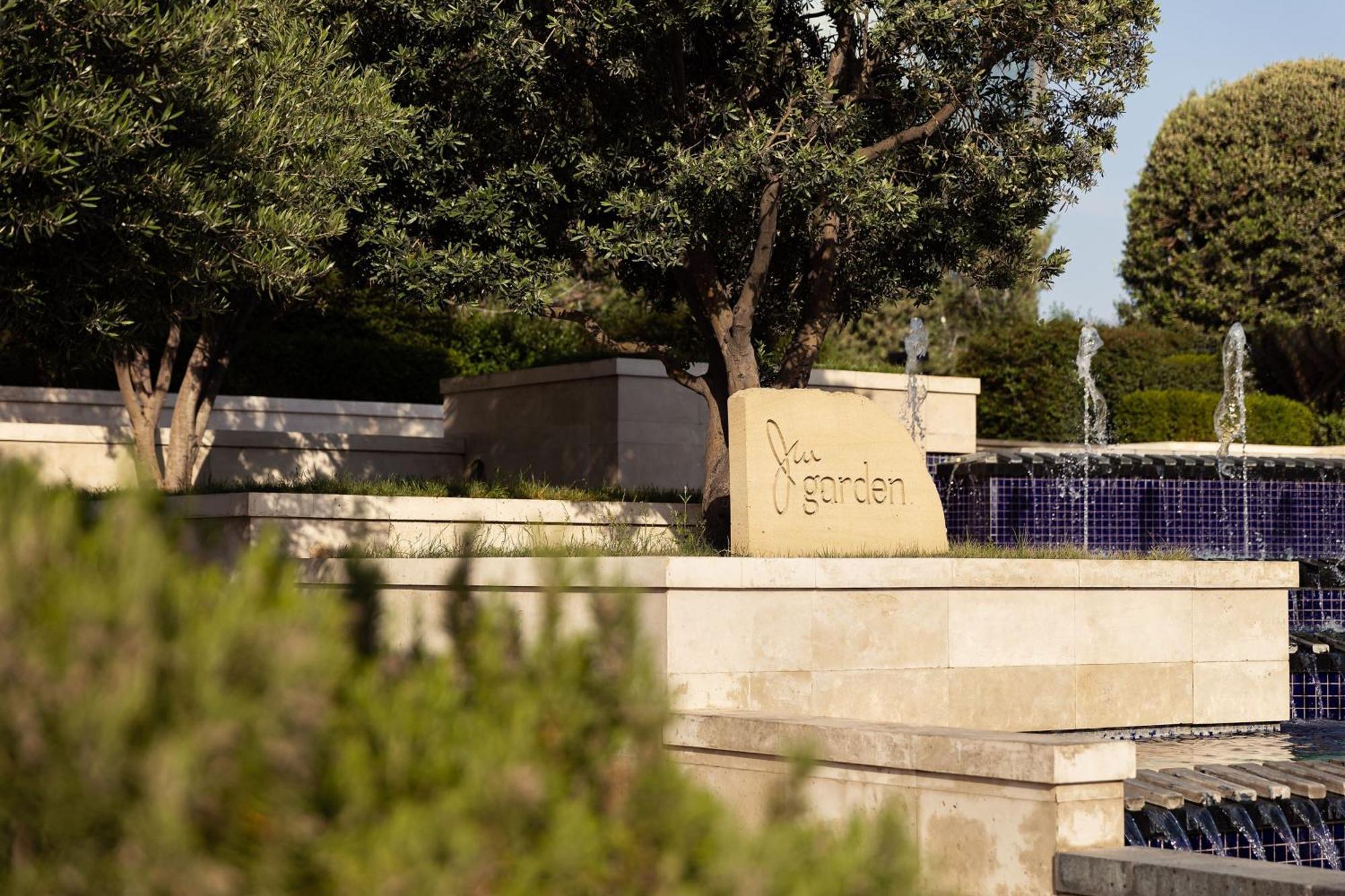 Jw Marriott Absheron Baku Hotel Luaran gambar The entrance of the campus