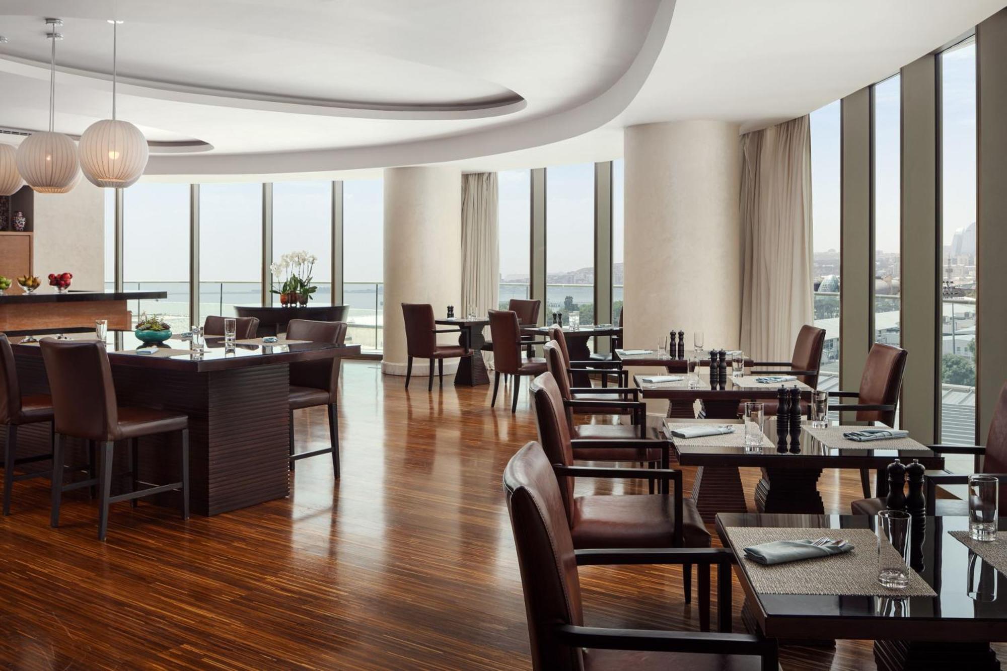 Jw Marriott Absheron Baku Hotel Luaran gambar The Club Lounge at the Ritz-Carlton, Dubai