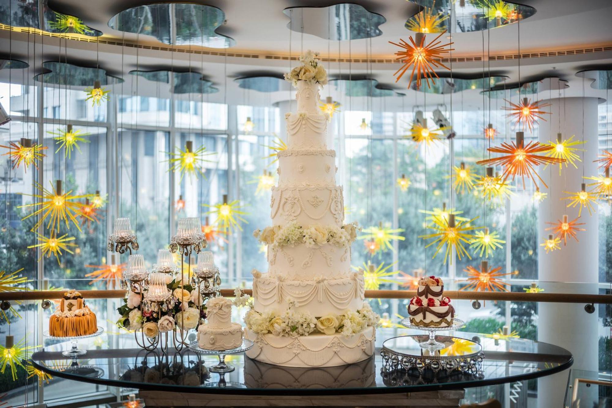 Jw Marriott Absheron Baku Hotel Luaran gambar A wedding cake